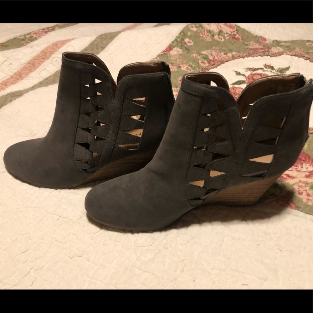 Report Faux Suede Wedge Booties 7.5